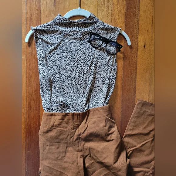 APT. 9 sleeveless leopard print mocneck shirt - Picture 1 of 4